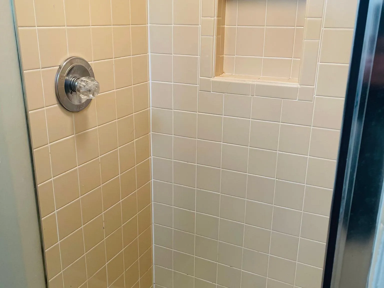 1221 Crockett Ln — Photo 2