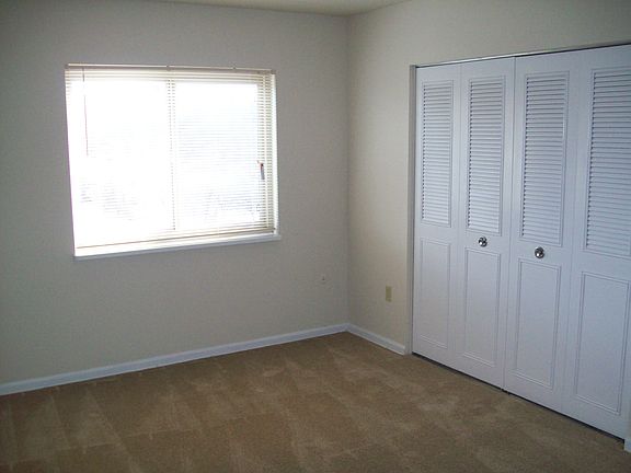 Two equally large sized bathrooms with 11ft closets