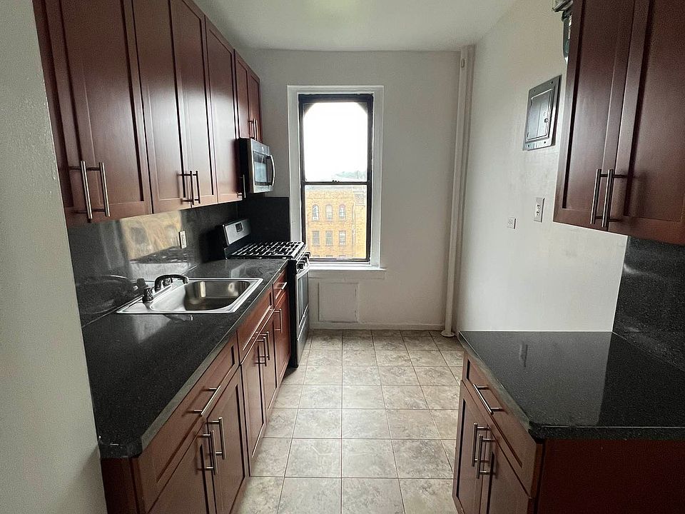 1st image of 46 Cooper St #5B