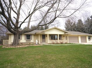 N59W18044 Spruce Ln, Menomonee Falls, WI 53051