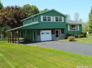 9375 Woodlawn Dr, Brewerton, NY 13029