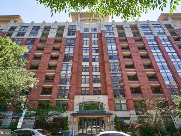 1021 N Garfield St APT 645, Arlington, VA 22201