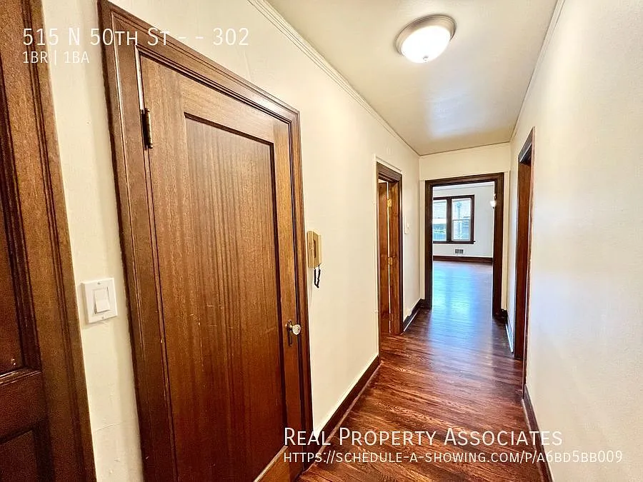 Large and Charming 1-Bedroom/1-Bathroom Right Across from Woodland Park! — Photo 2
