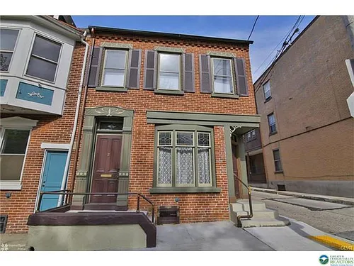 325 N 8th St Photo 1