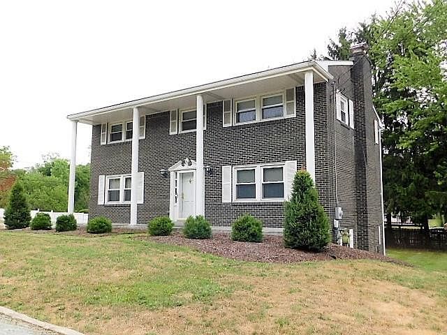 1st image of 902 Rolling Meadows Dr
