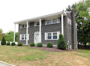 902 Rolling Meadows Dr, Greensburg, PA 15601