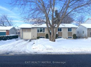 58 Castlebeau St, Russell, ON K0A 1W1