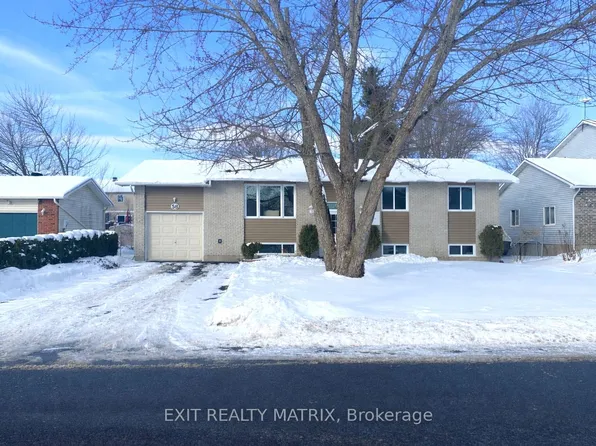 58 Castlebeau St, Russell, ON K0A 1W1