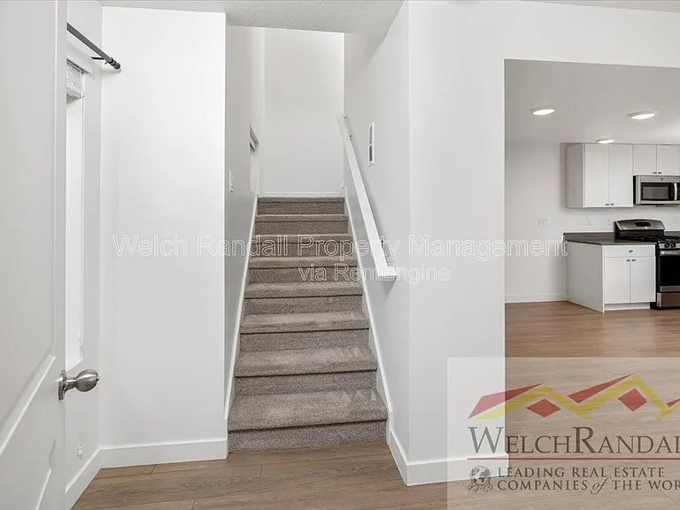 82 E Weekes Way — Photo 16