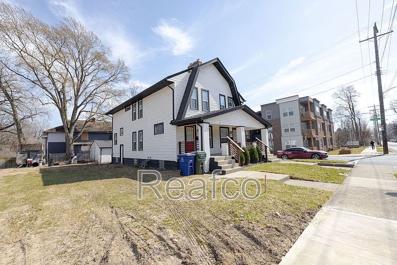 1st image of 324 Woodland Ave