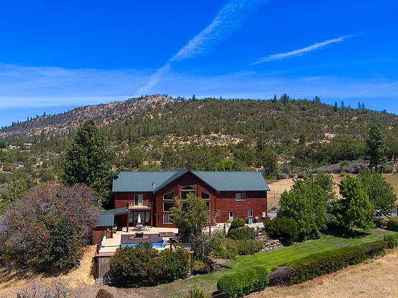 3rd image of 1881 Brophy Rd