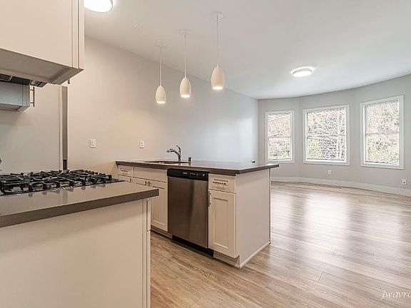 4th image of 80 7th Ave APT 7