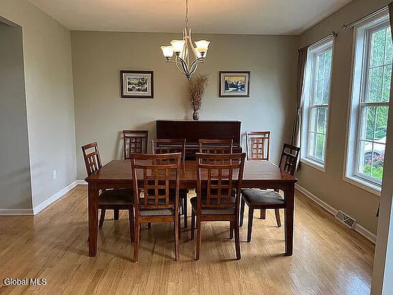 5th image of 23 Avendale Drive