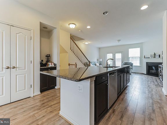 5th image of 503 Brownstone Ct