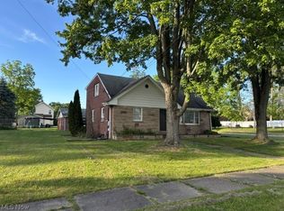1006 Orlo St NW, Warren, OH 44485