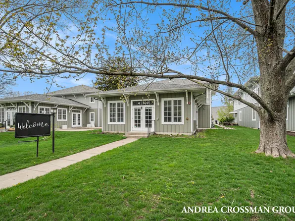 430 Center St, Douglas, MI 49406