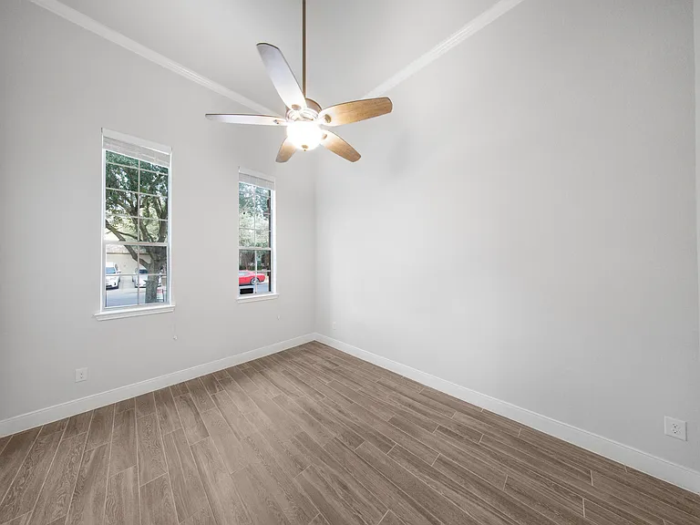 7630 Culebra Valley — Photo 16
