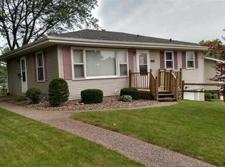 854 Berkley Pl, Dubuque, IA 52001