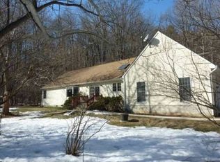 5 Hemlock Rd, Columbia, NJ 07832