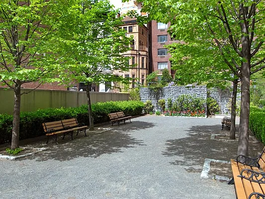 Sold by Sotheby's International Realty | media 16