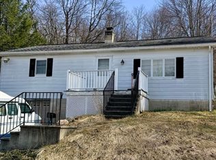 122 1/2 Archbald St, Carbondale, PA 18407