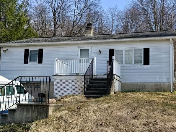 122 1/2 Archbald St, Carbondale, PA 18407