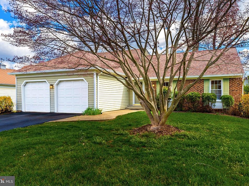 5252 Queens Wood Dr, Burke, VA 22015 Zillow