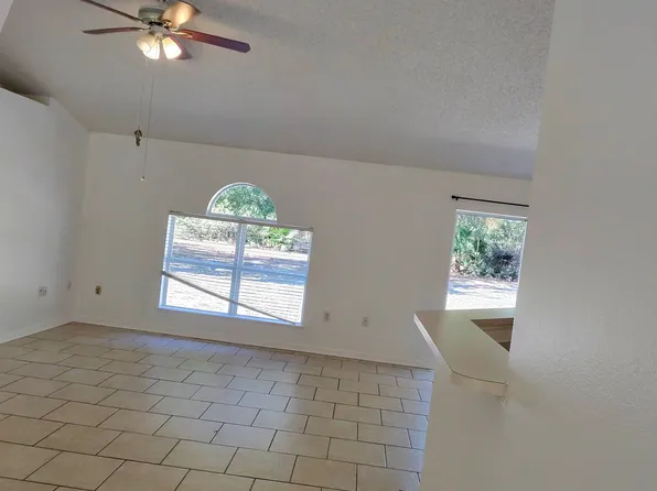 19 Leidel Dr, Palm Coast, FL 32137