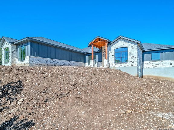 2nd image of 886 Private Road 1742