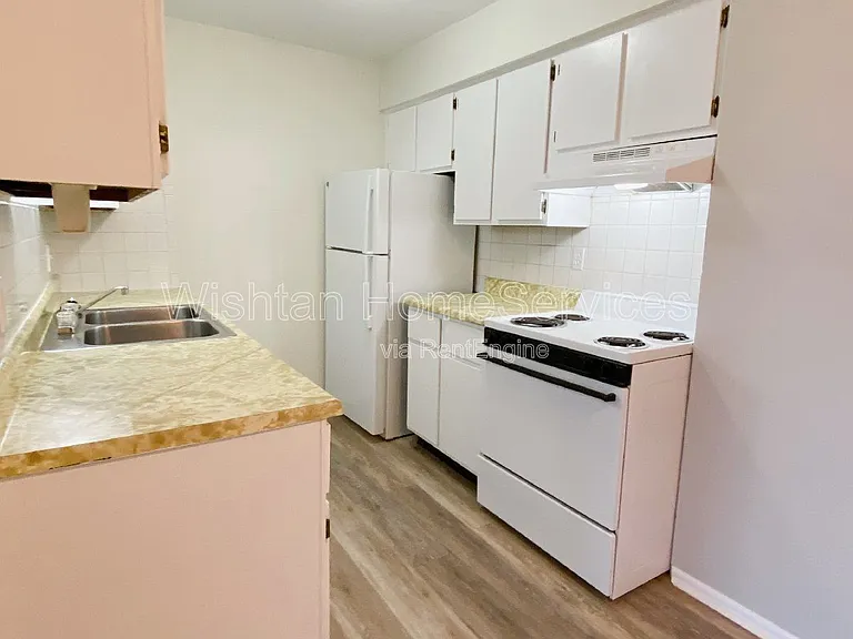 203 Charleston Blvd #5 — Photo 2