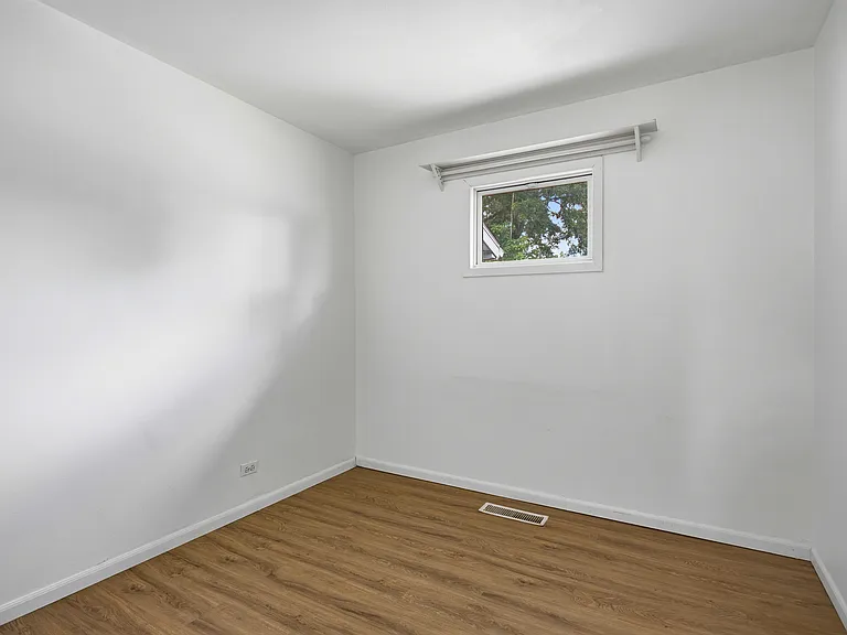 1023 Highland Ave — Photo 12