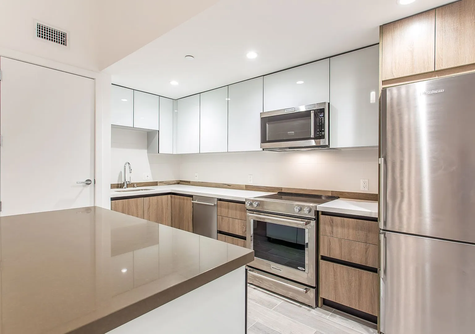 La Brea Regency LLC — Photo 3