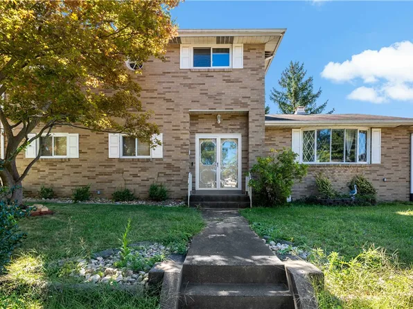 38 May Ave, Mc Kees Rocks, PA 15136