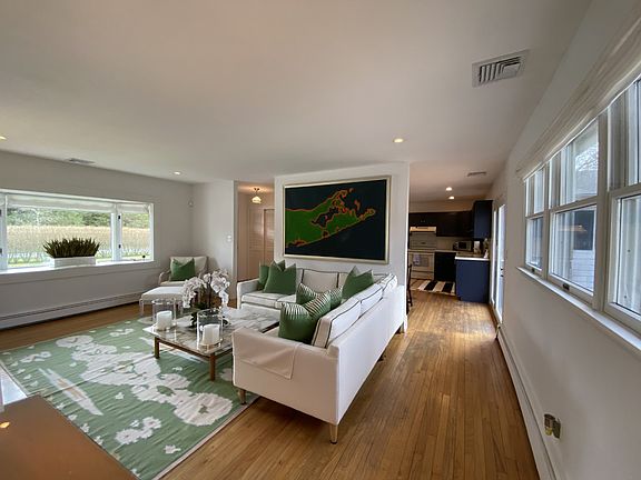 5th image of 21 Quaquanantuck Ln