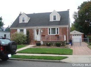 80 Molyneaux Rd, Valley Stream, NY 11580