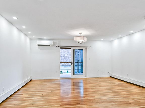 3rd image of 6940 Eliot Ave