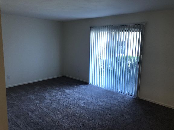 4th image of 5430 Heatherdowns Blvd #3