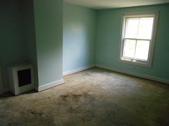 5th image of 109 Baker Ave