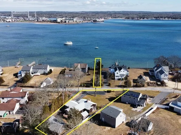 21 Fisherman Cove Rd, Wareham, MA 02571