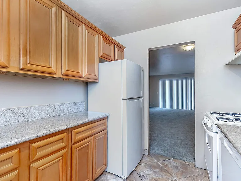 3 bed 2 bath interior