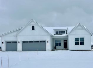 9476 Fields Dr, Zeeland, MI