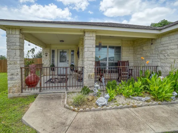 409 S Hunting Lodge Ln, Bastrop, TX 78602