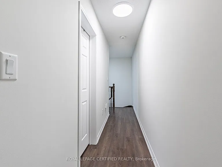 581 Allport Gate — Photo 28