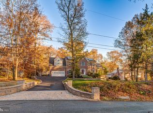 5205 Clinton Rd, Alexandria, VA 22312