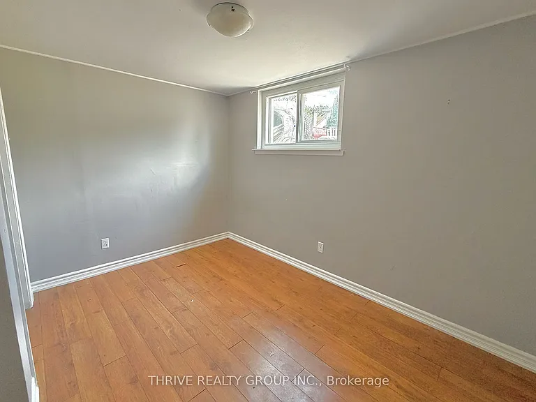 727 Millbank Dr #LOWER — Photo 11