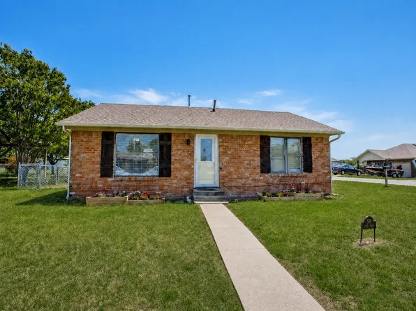500 N 5th St, Gunter, TX 75058