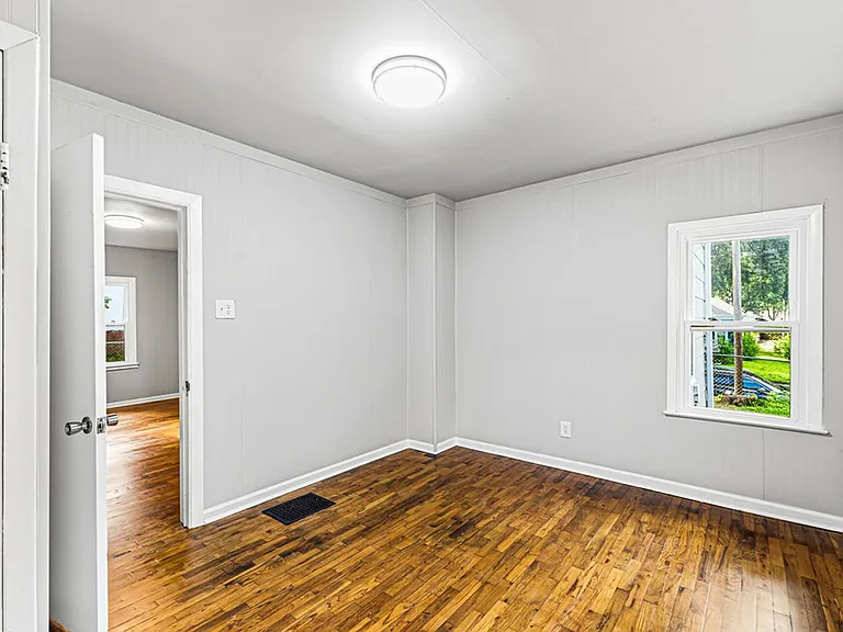 2911 Felix St — Photo 20