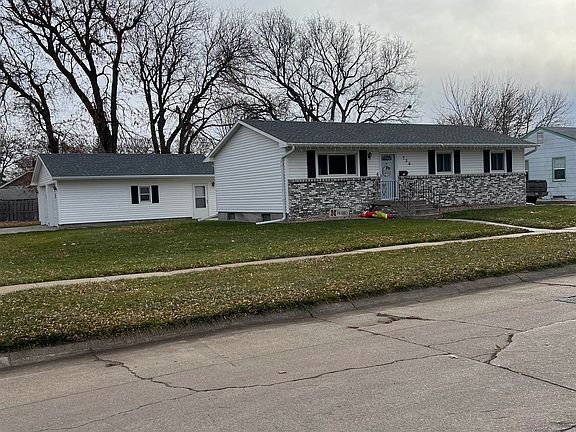 2nd image of 736 Barnes Ave