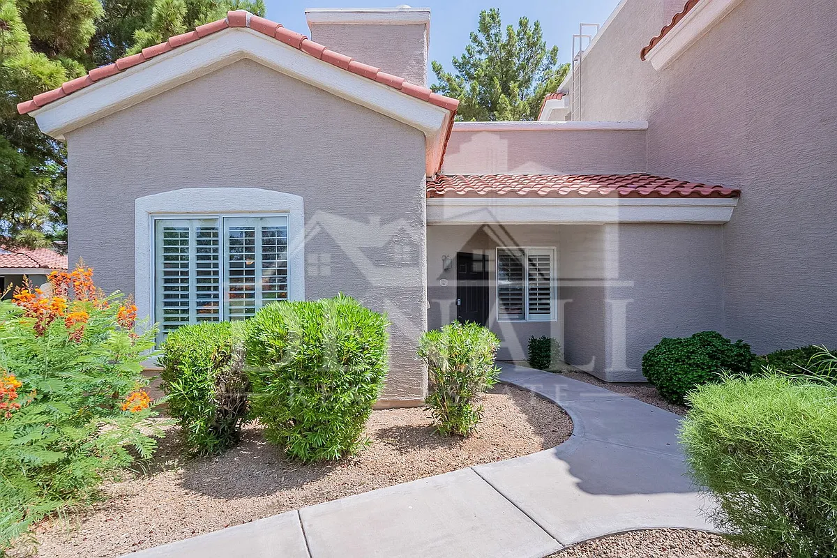 Building Photo - 2929 W Yorkshire Dr #1066