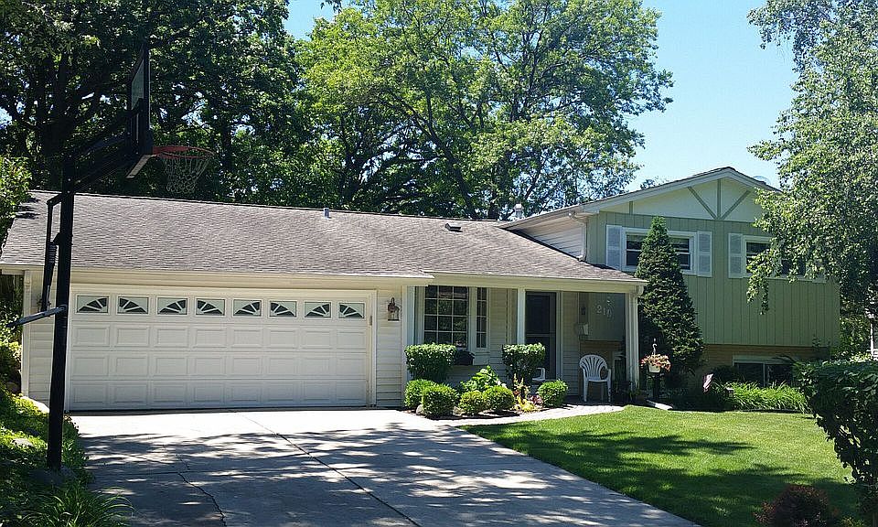 1st image of 210 S Cedarcrest Dr